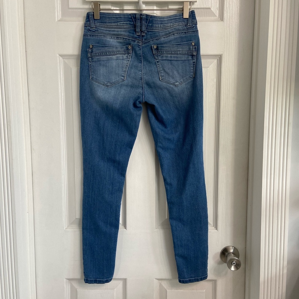 Democracy Women’s Jeans Size 2 Ab Technology Blue Skinny Leg Mid Rise Distressed - Picture 4 of 8